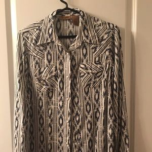 Women’s Wrangler pearl snap